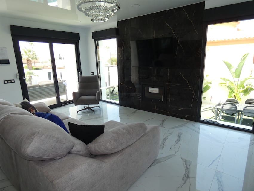 4 bedroom Villa for sale in Ciudad Quesada with pool garage - € 699,900 (Ref: 9076822)