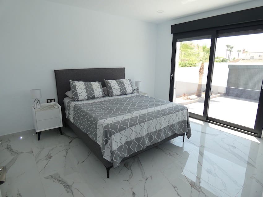 4 bedroom Villa for sale in Ciudad Quesada with pool garage - € 699,900 (Ref: 9076822)