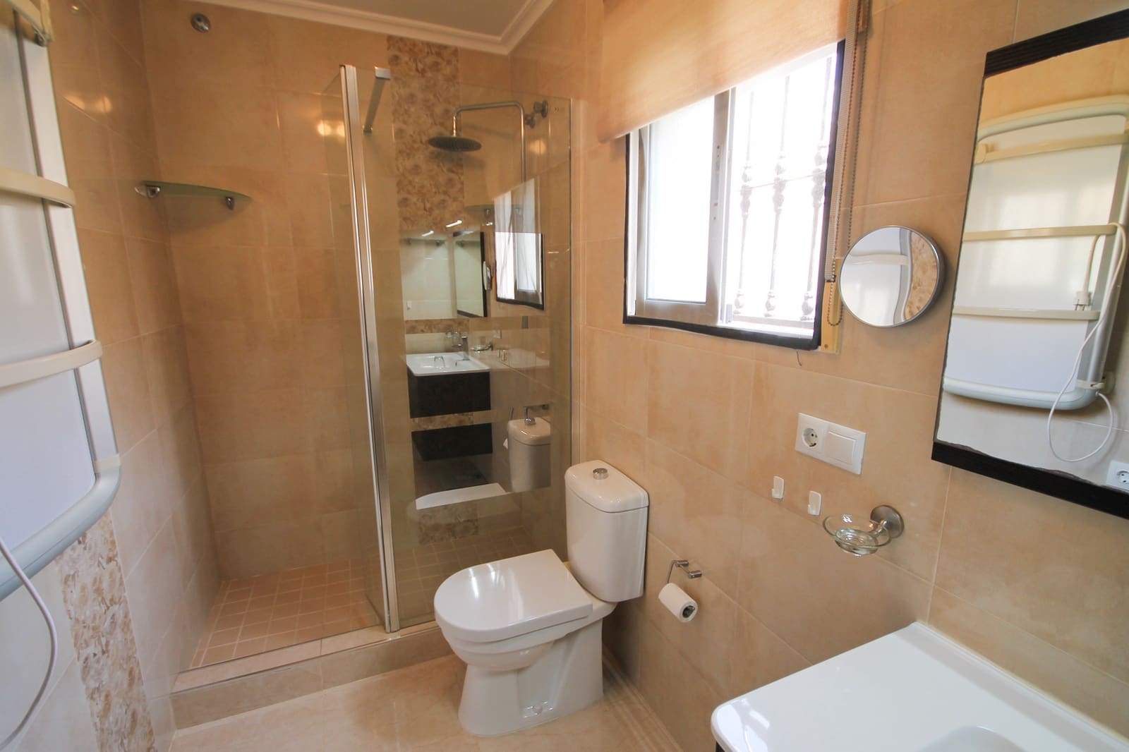 2 bedroom Townhouse for sale in Villamartin - € 157,000 (Ref: 9137190)