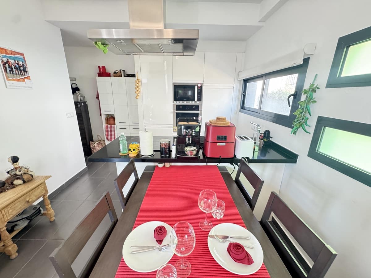 2 bedroom Villa for sale in Villamartin with pool - € 329,000 (Ref: 9177325)