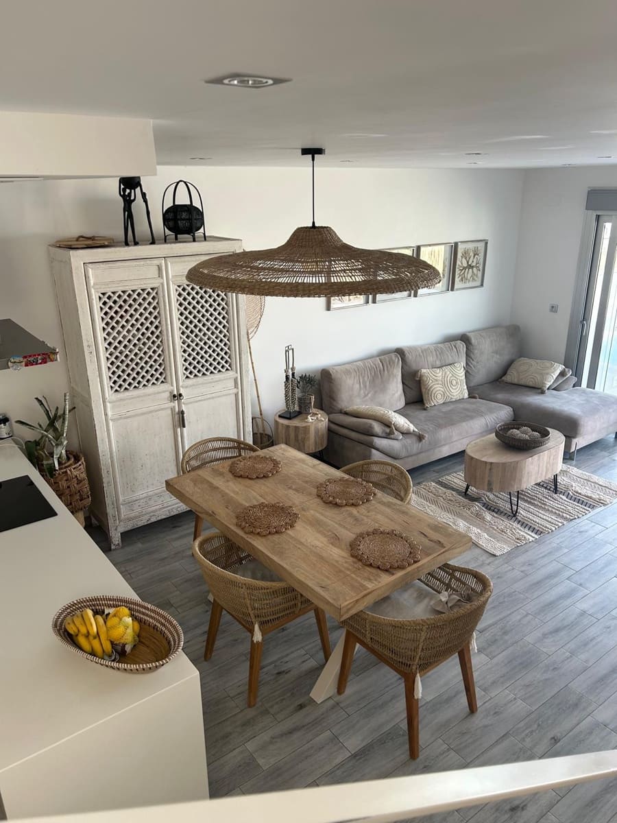 3 bedroom Villa for sale in Daya Vieja with pool - € 399,995 (Ref: 9178154)