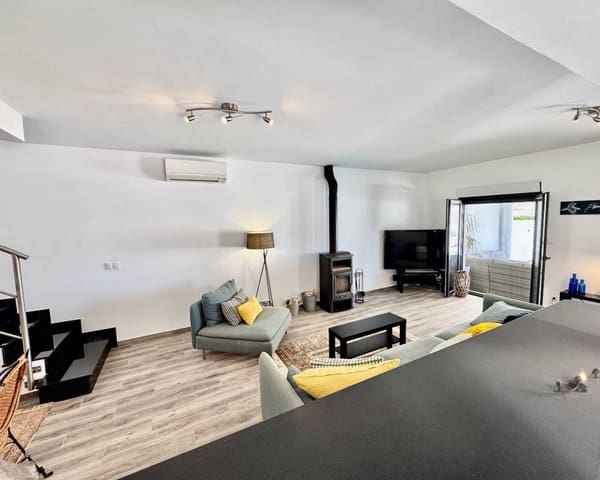 3 soveværelse Villa til salg i Punta Prima, Torrevieja med swimmingpool - € 750.000 (Ref: 9226697)