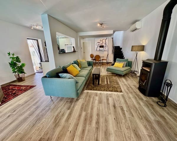 3 soveværelse Villa til salg i Punta Prima, Torrevieja med swimmingpool - € 750.000 (Ref: 9226697)