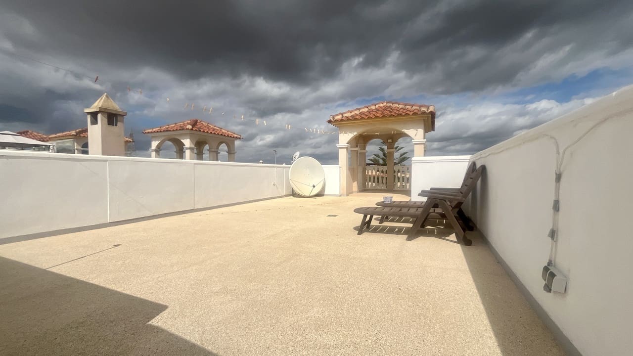 3 bedroom Villa for sale in Algorfa with pool - € 210,000 (Ref: 9262486)