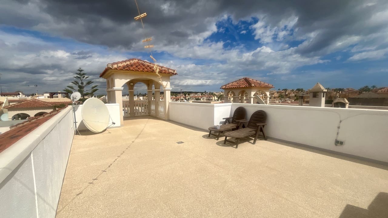 3 bedroom Villa for sale in Algorfa with pool - € 210,000 (Ref: 9262486)