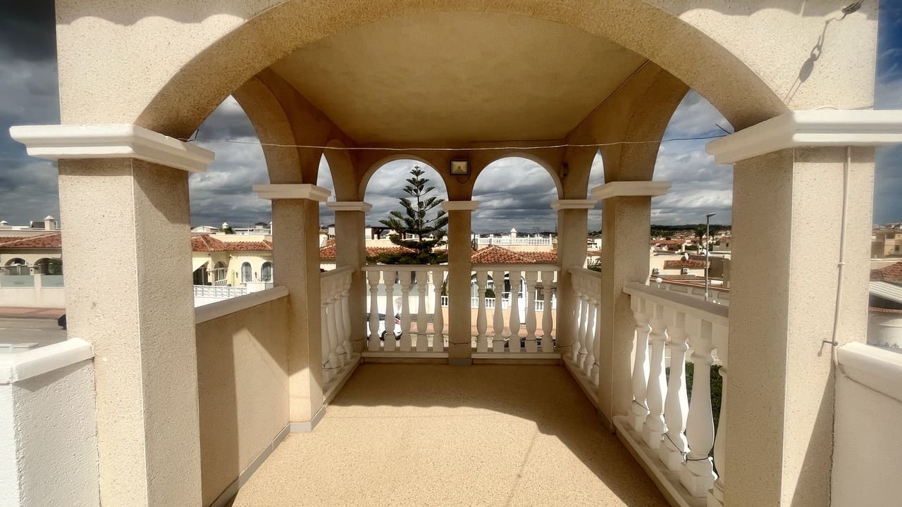 3 bedroom Villa for sale in Algorfa with pool - € 210,000 (Ref: 9262486)