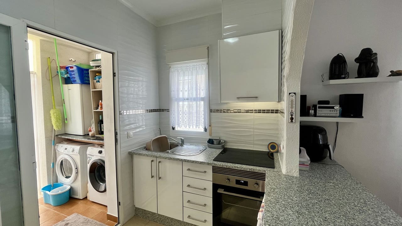 3 bedroom Villa for sale in Algorfa with pool - € 210,000 (Ref: 9262486)