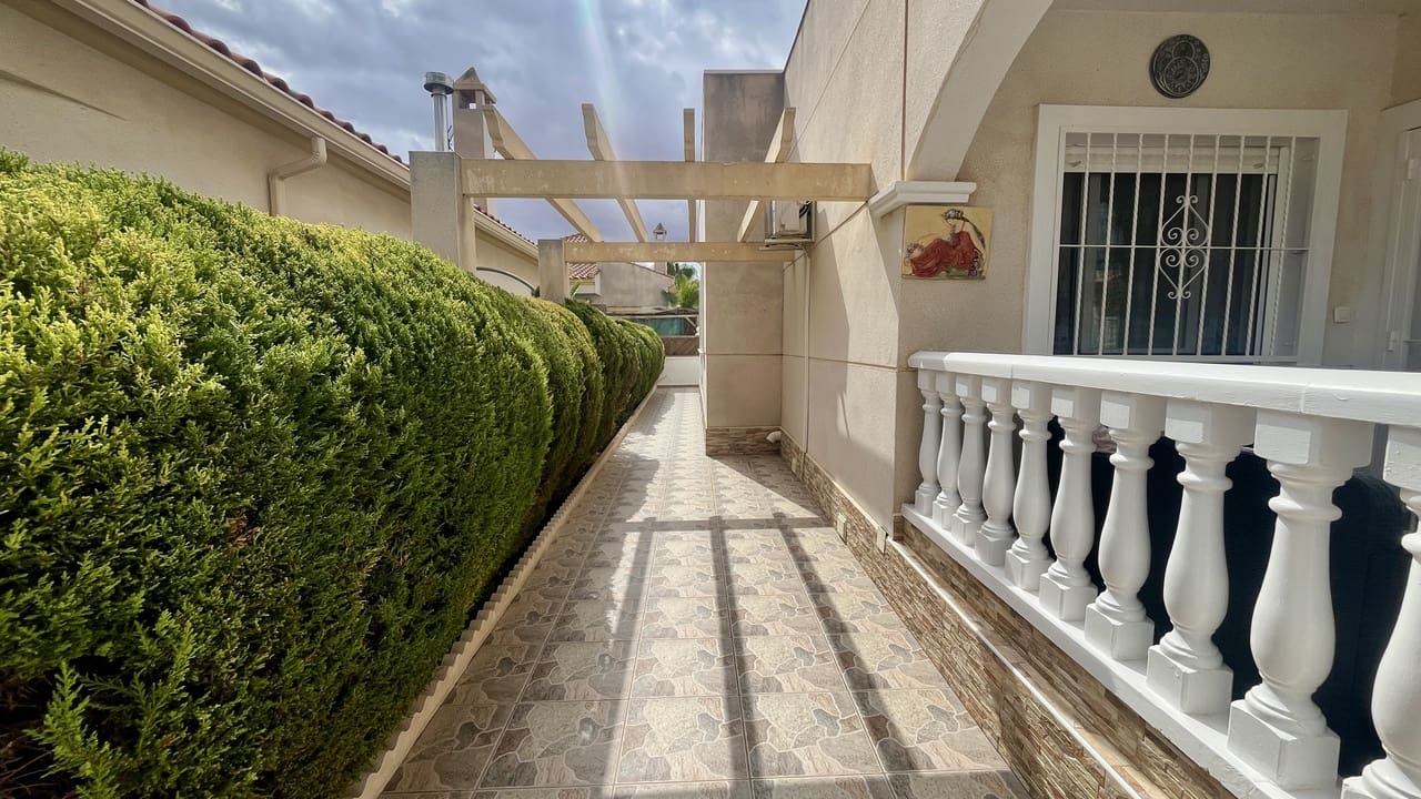 3 bedroom Villa for sale in Algorfa with pool - € 210,000 (Ref: 9262486)