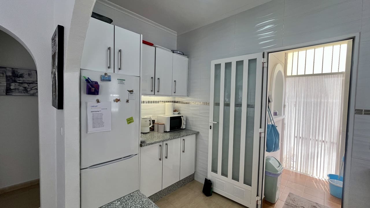 3 bedroom Villa for sale in Algorfa with pool - € 210,000 (Ref: 9262486)