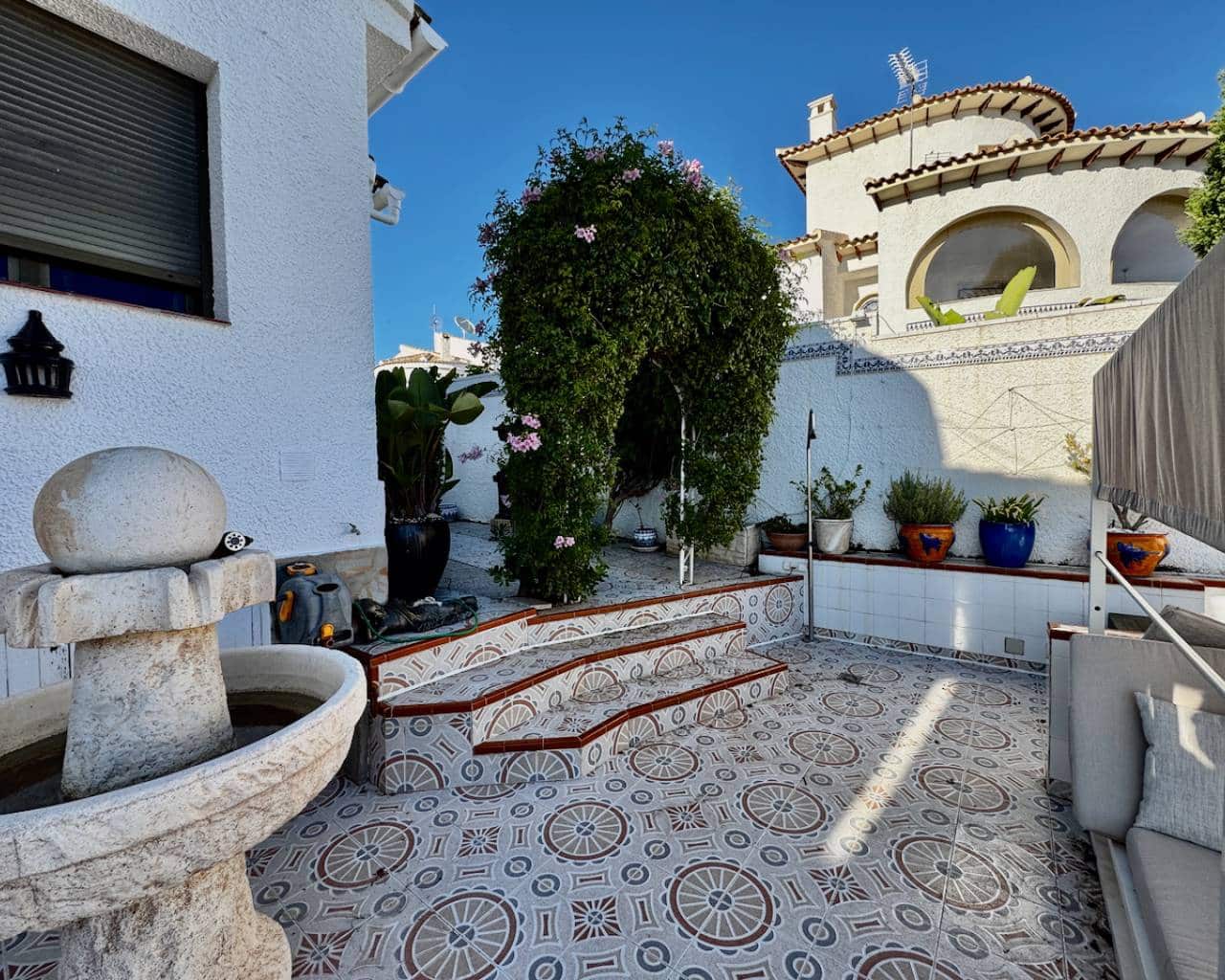 4 bedroom Villa for sale in Ciudad Quesada with pool - € 650,000 (Ref: 9357132)