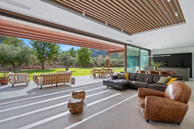 4 bedroom Villa for sale in Finestrat with pool - € 1,490,000 (Ref: 9367350)