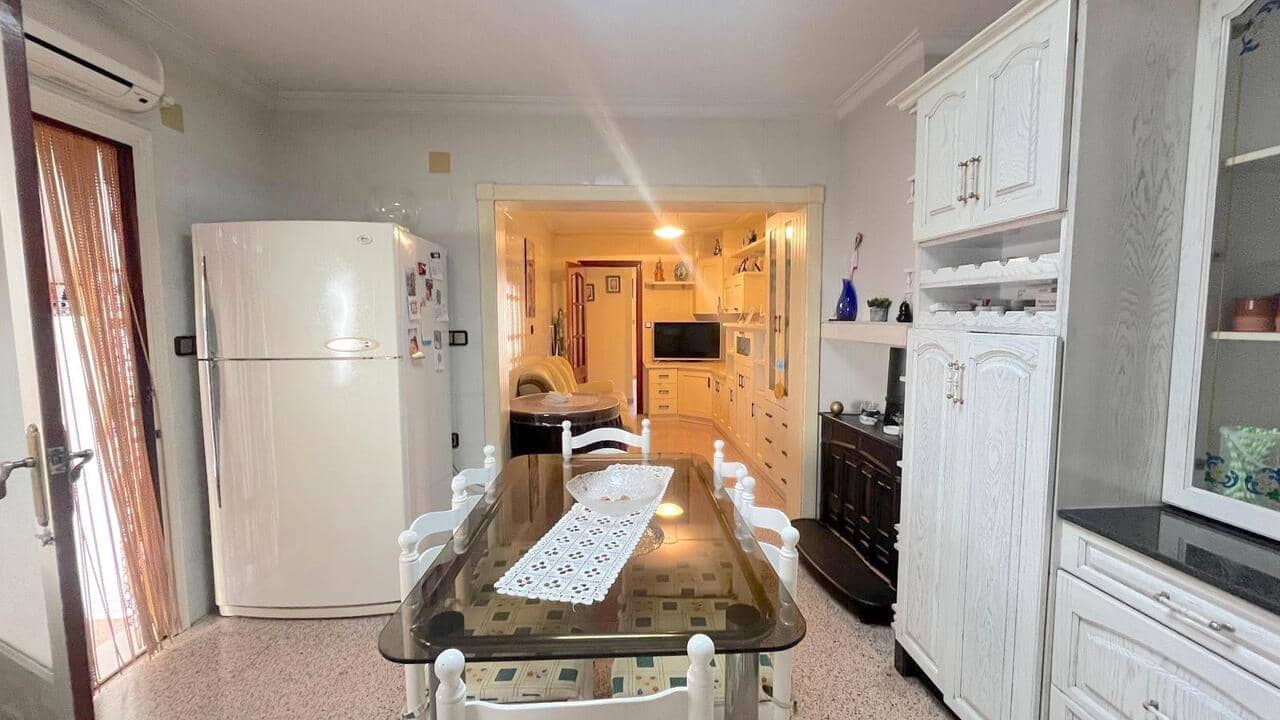 4 bedroom Townhouse for sale in Formentera del Segura - € 200,000 (Ref: 9371968)