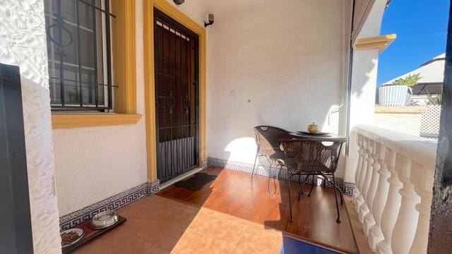 3 soverom Hus til salgs i Torrevieja med svømmebasseng - € 215 000 (Ref: 9371969)