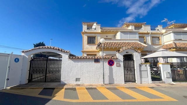3 soverom Hus til salgs i Torrevieja med svømmebasseng - € 215 000 (Ref: 9371969)