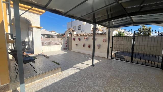 3 soverom Hus til salgs i Torrevieja med svømmebasseng - € 215 000 (Ref: 9371969)