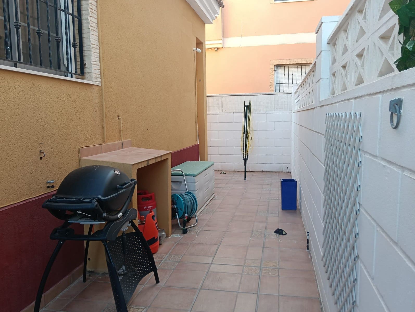 3 slaapkamer Villa te koop in Los Montesinos met zwembad - € 193.995 (Ref: 9385454)