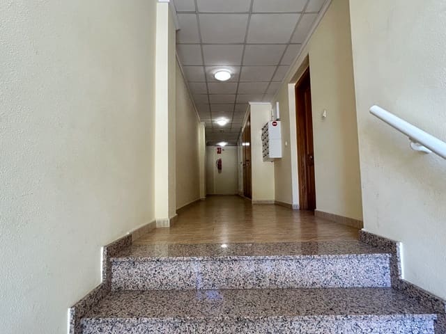 3 bedroom Apartment for sale in Jacarilla - € 120,000 (Ref: 9406503)