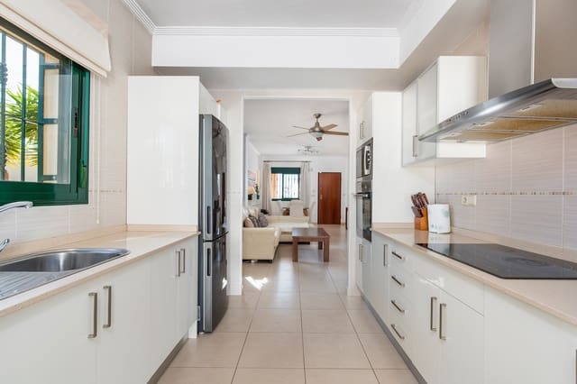 Chalet de 4 habitaciones en Ciudad Quesada, Rojales en venta con piscina - 520.000 € (Ref: 9413948)