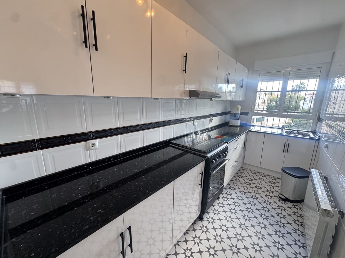 3 bedroom Villa for sale in Villamartin with pool - € 375,000 (Ref: 9415802)