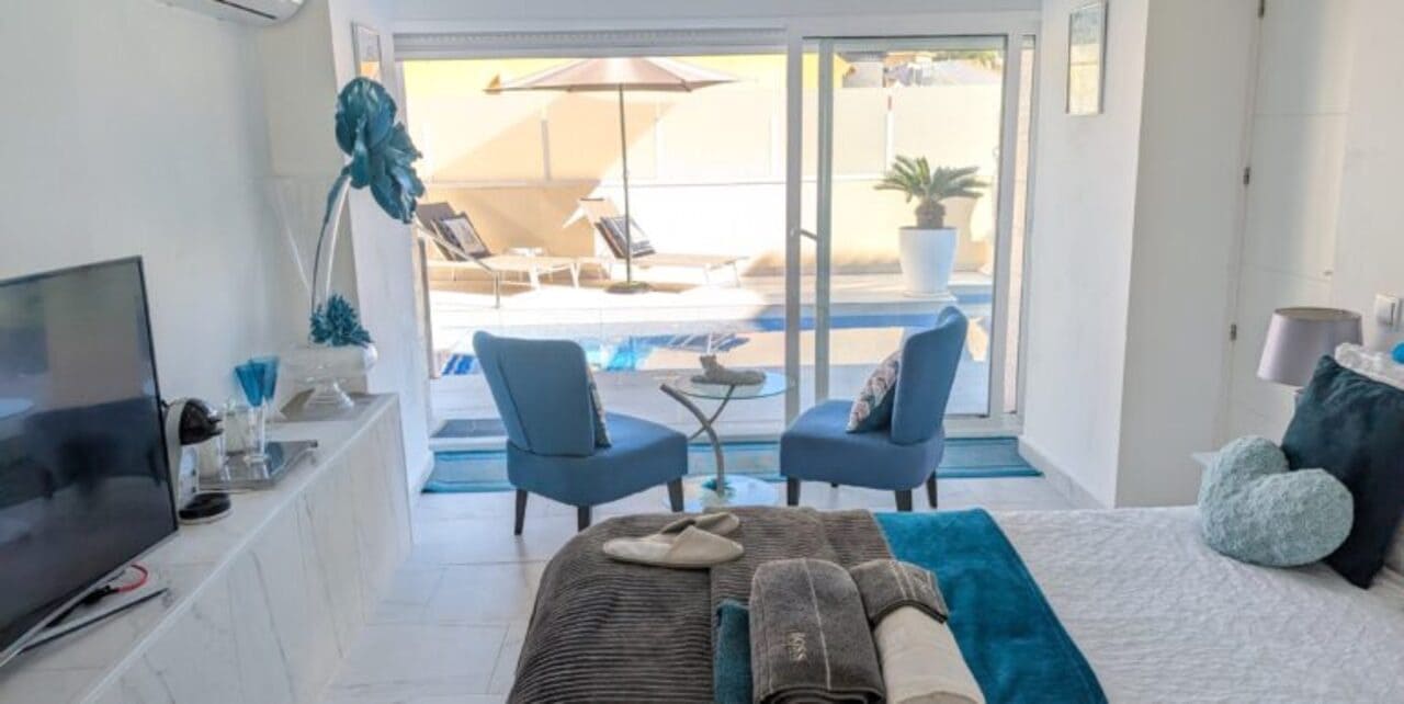 3 quarto Moradia para venda em Villamartin com piscina - 489 900 € (Ref: 9437475)