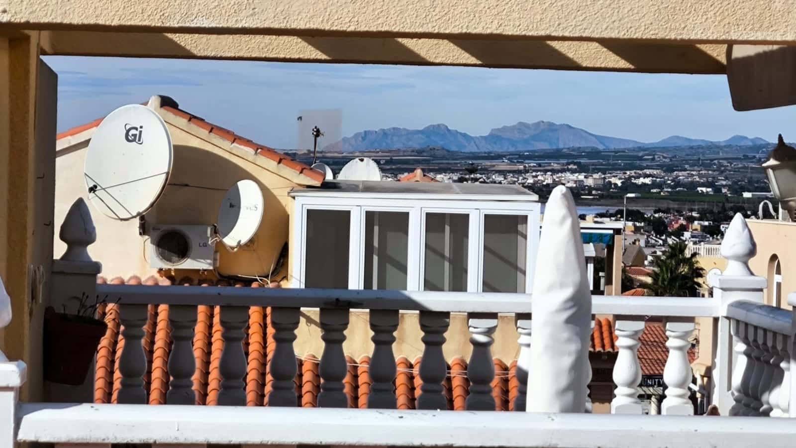 2 slaapkamer Huis te koop in El Chaparral met zwembad - € 149.999 (Ref: 9451091)