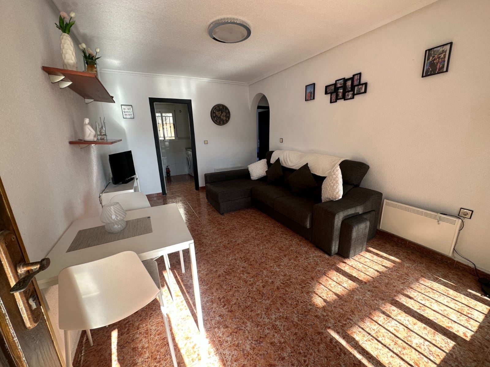2 bedroom Apartment for sale in Los Montesinos with pool - € 130,000 (Ref: 9481126)