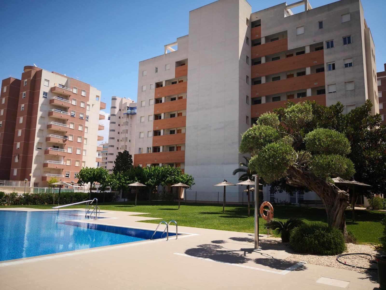 3 quarto Apartamento para venda em Guardamar del Segura com piscina - 239 000 € (Ref: 9497024)