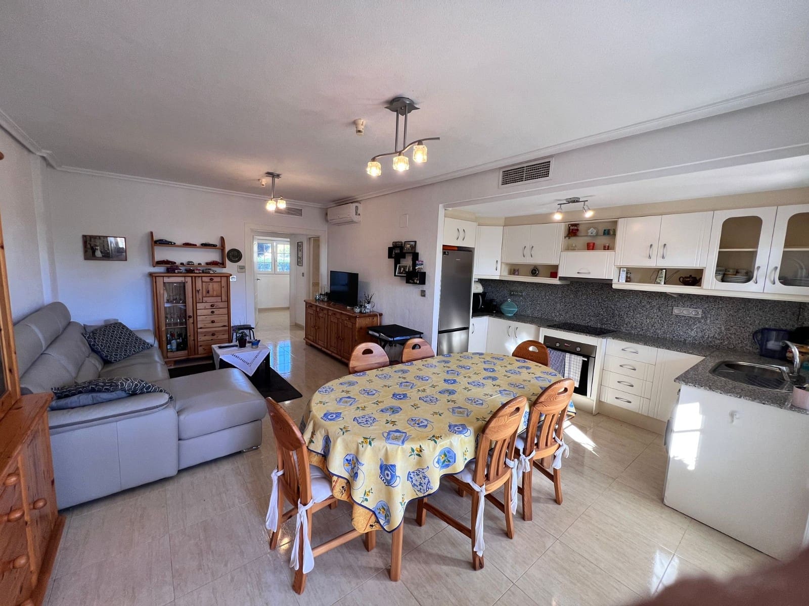 2 bedroom Apartment for sale in El Raso with pool - € 175,000 (Ref: 9508745)