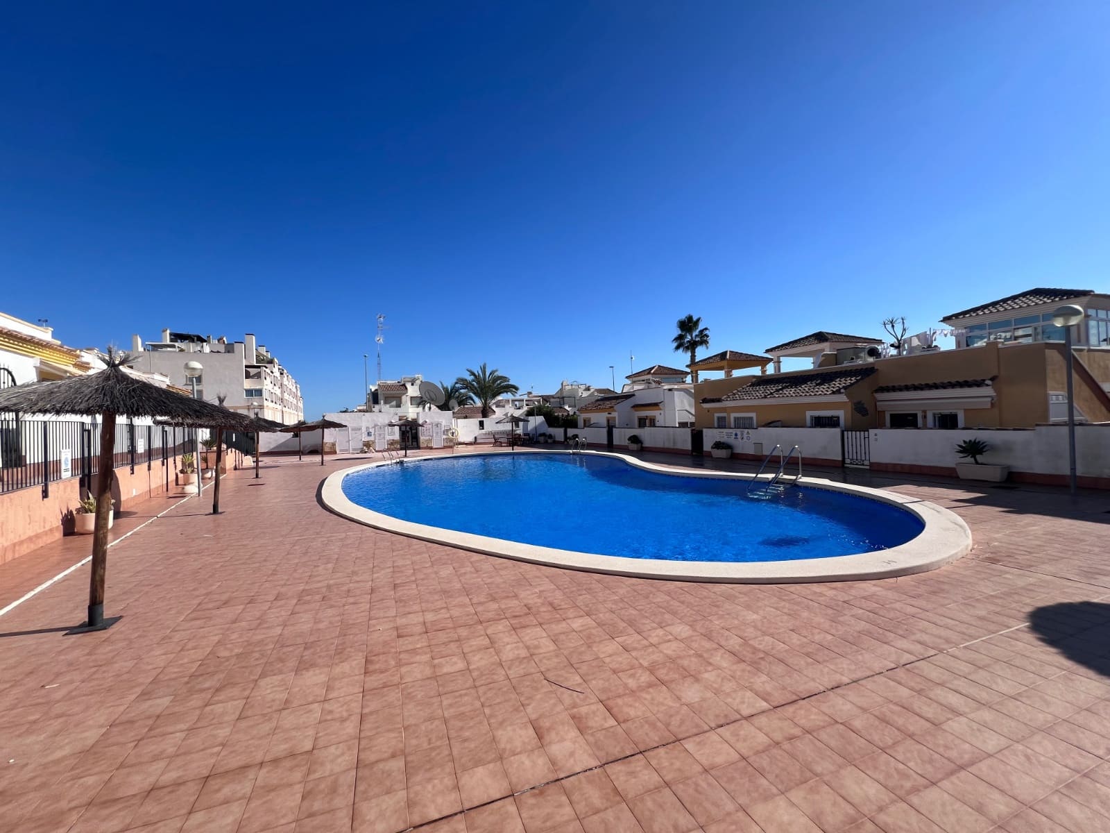 3 bedroom Villa for sale in Los Montesinos - € 240,000 (Ref: 9521292)