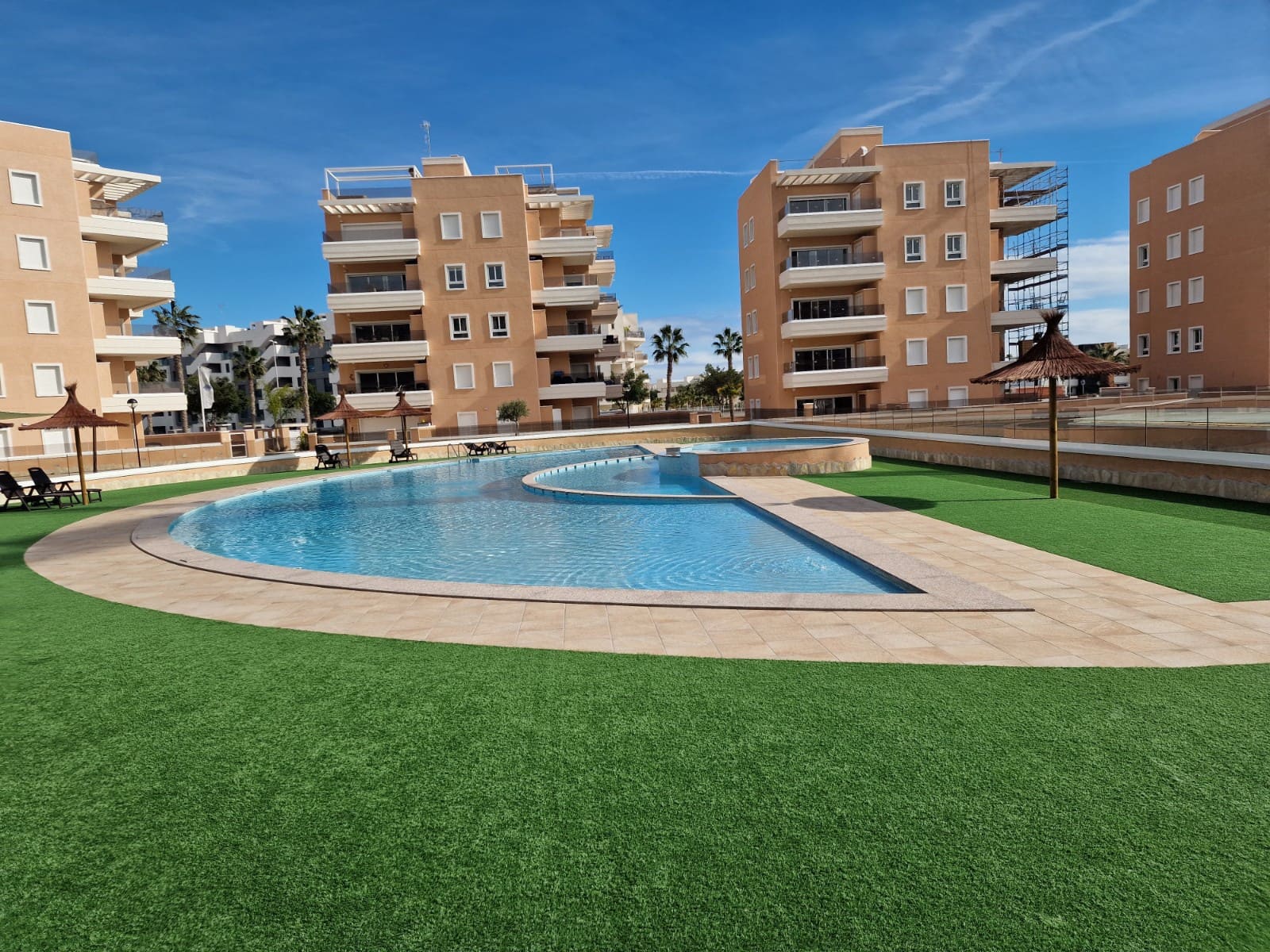 3 quarto Apartamento para venda em El Raso com piscina - 264 900 € (Ref: 9533619)