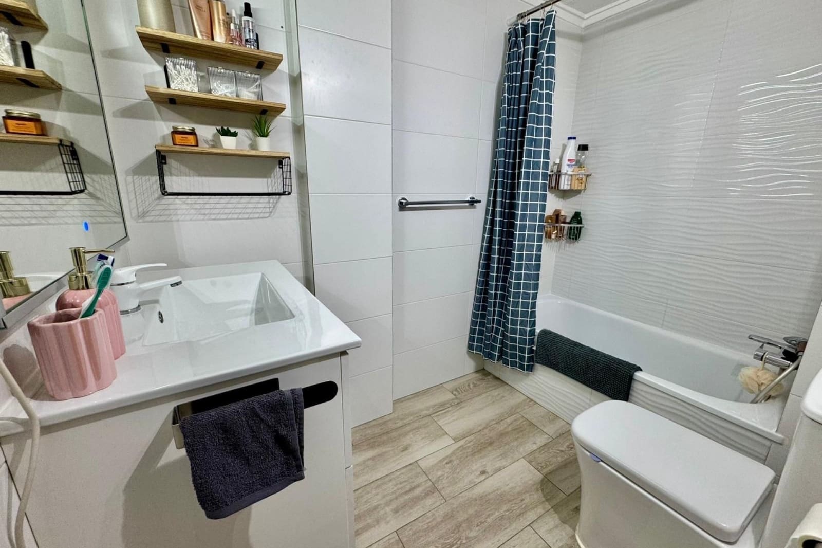 3 bedroom Apartment for sale in Almoradi with pool - € 115,000 (Ref: 9540988)