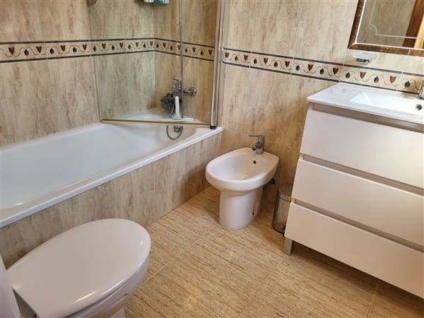 3 makuuhuone Huvila myytävänä paikassa Villamartin mukana uima-altaan - 375 000 € (Ref: 9561637)