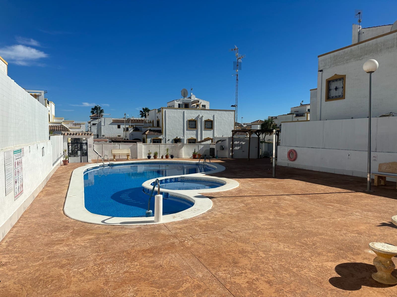 3 quarto Casa em Banda para venda em Entre Naranjos com piscina - 220 000 € (Ref: 9582672)