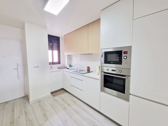 2 makuuhuone Huoneisto myytävänä paikassa Puerto Deportivo, Guardamar del Segura mukana uima-altaan - 249 900 € (Ref: 9586237)