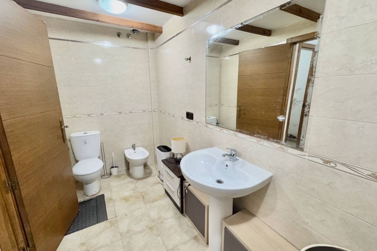 5 makuuhuone Omakotitalo myytävänä paikassa Guardamar del Segura mukana uima-altaan - 249 995 € (Ref: 9604894)