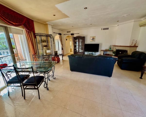 4 soveværelse Villa til salg i Benferri med swimmingpool - € 249.995 (Ref: 9611353)