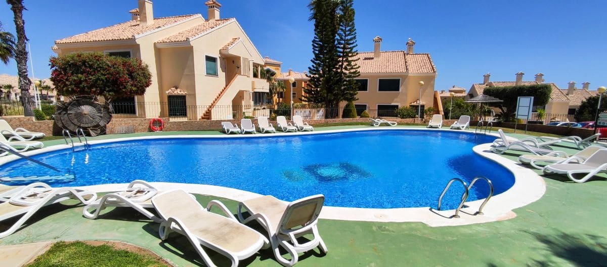 2 makuuhuone Huoneisto myytävänä paikassa Campoamor mukana uima-altaan - 169 000 € (Ref: 9679741)