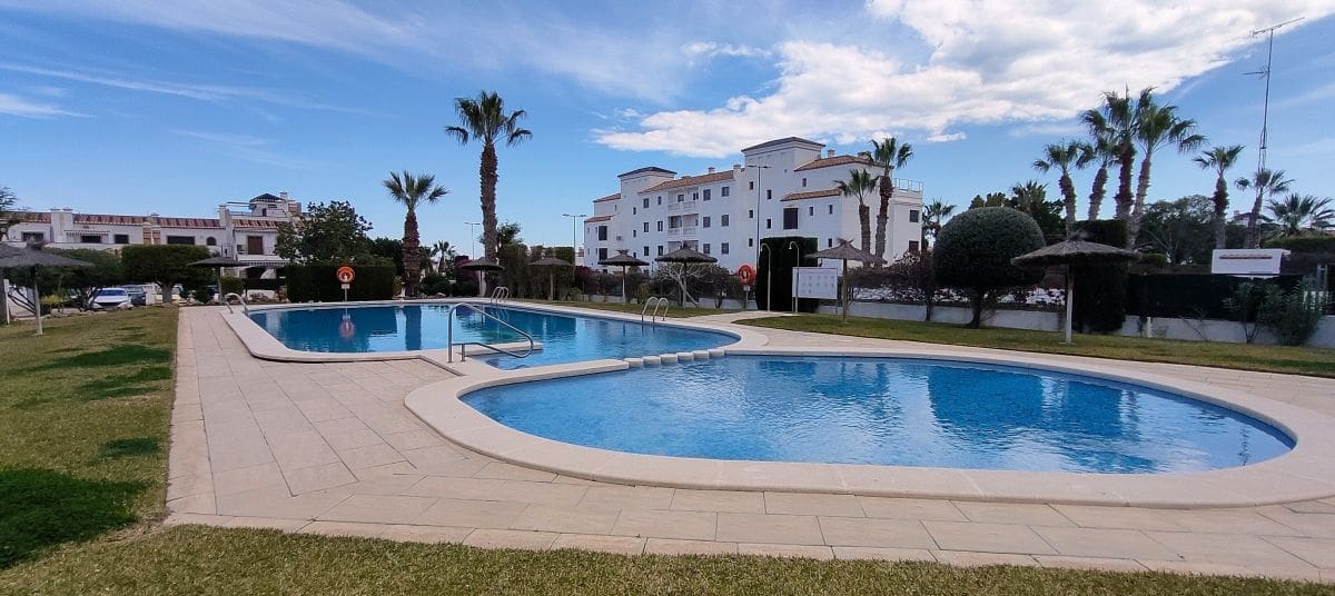 2 bedroom Apartment for sale in Villamartin with pool - € 169,900 (Ref: 9679742)