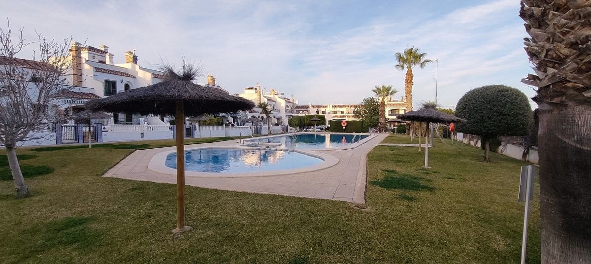 2 bedroom Apartment for sale in Villamartin with pool - € 169,900 (Ref: 9679742)