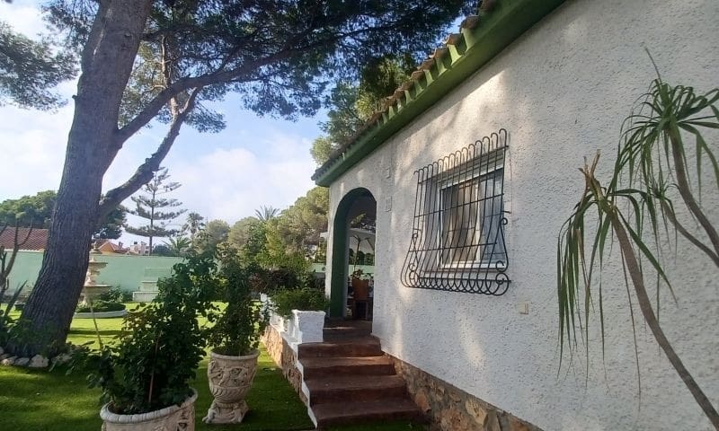3 sovrum Villa till salu i Campoamor - 950 000 € (Ref: 9718331)