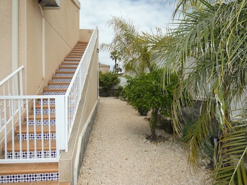 3 soverom Villa til salgs i La Marina med svømmebasseng garasje - € 360 000 (Ref: 9725019)