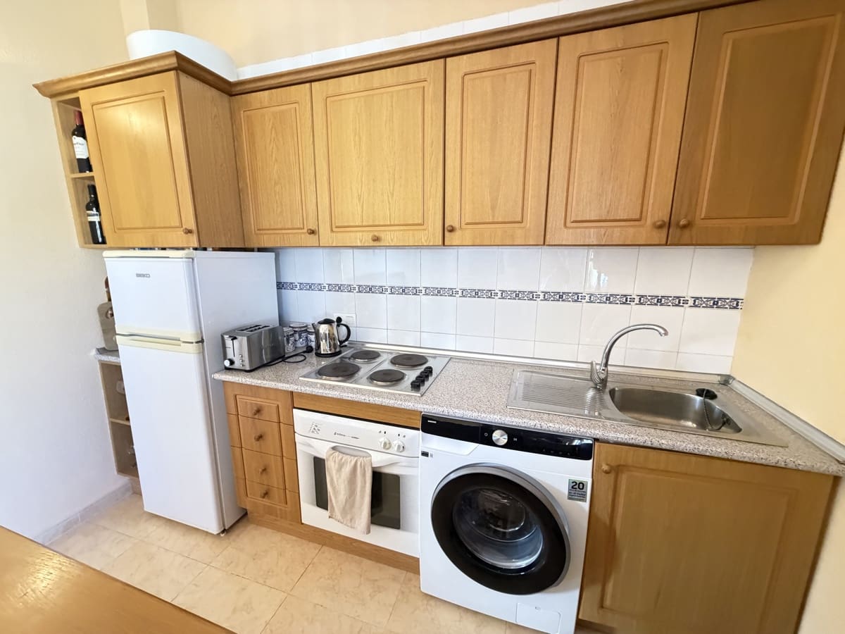 2 soverom Leilighet til salgs i Villamartin med svømmebasseng - € 139 995 (Ref: 9751887)