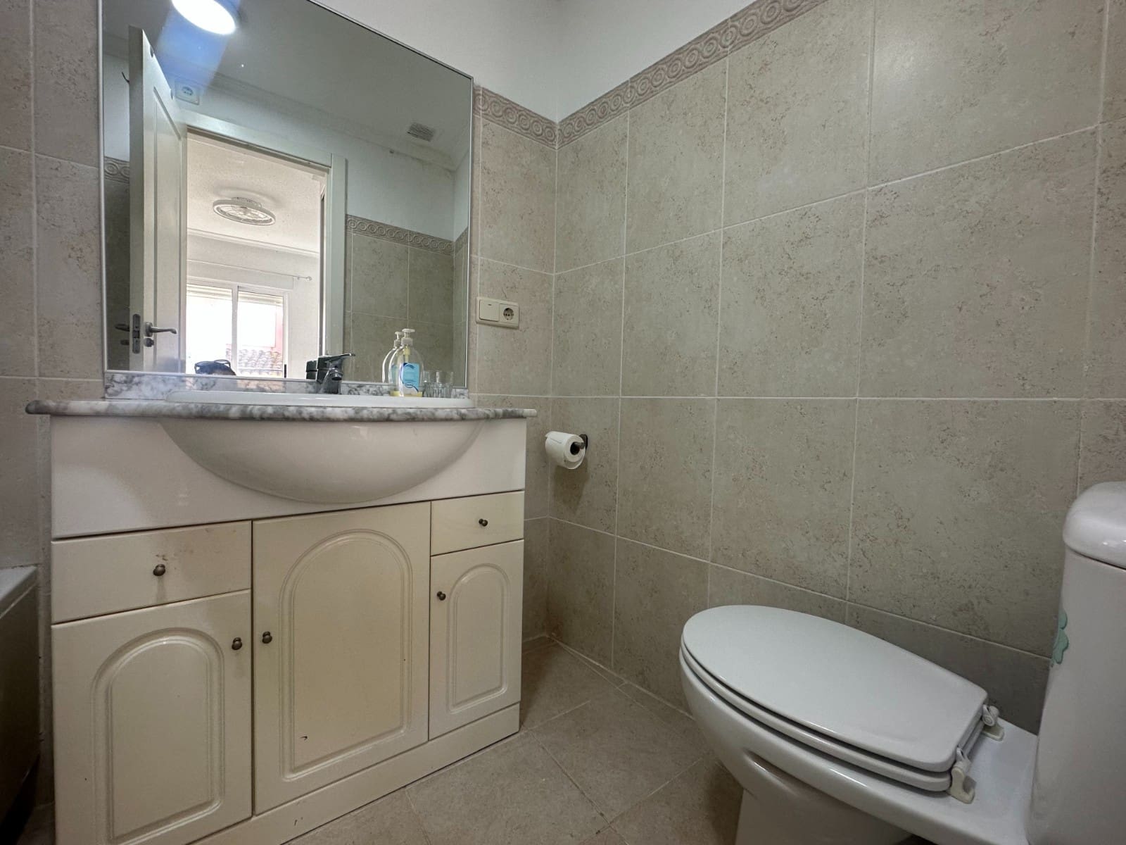 2 bedroom Apartment for sale in Jacarilla with pool - € 90,000 (Ref: 9772904)