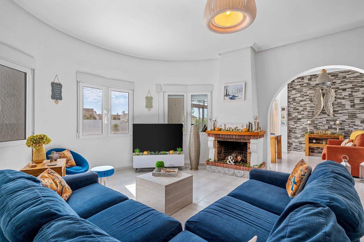 3 soveværelse Villa til salg i Pueblo Bravo med swimmingpool garage - € 440.000 (Ref: 9824937)