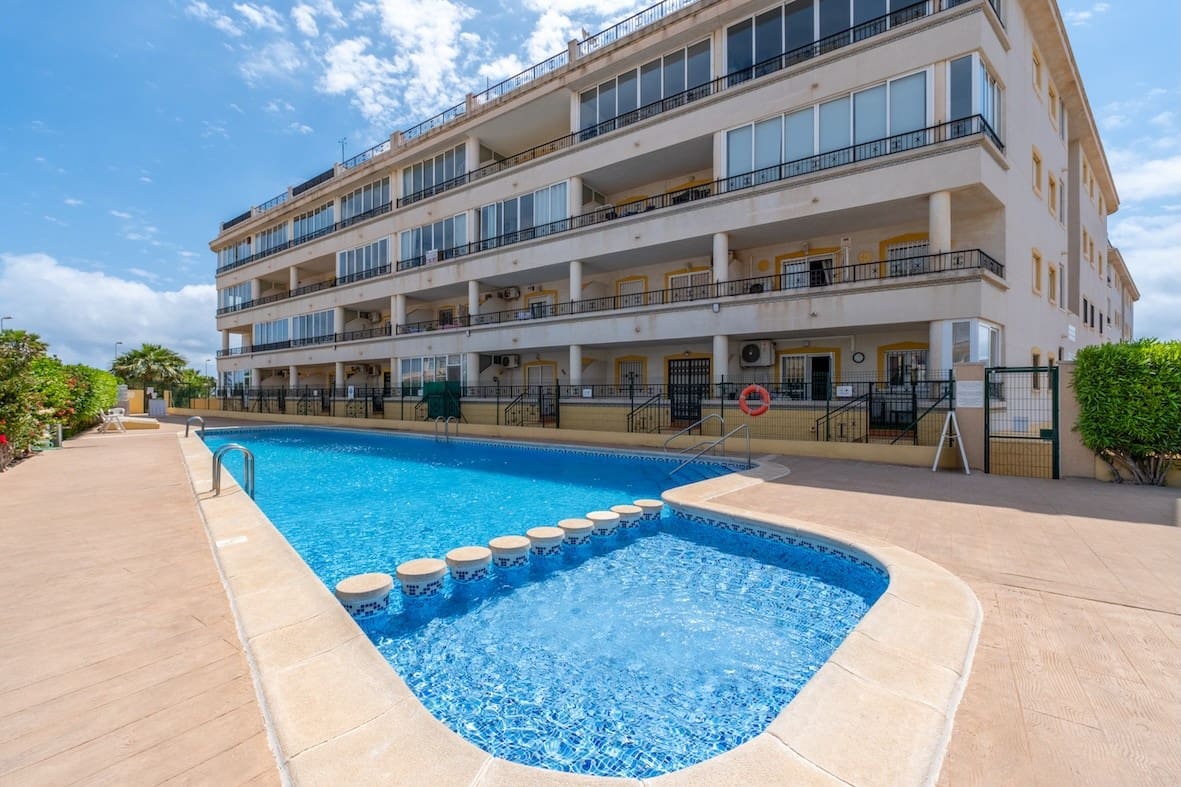 2 soveværelse Lejlighed til salg i Playa Flamenca med swimmingpool - € 199.800 (Ref: 9841256)