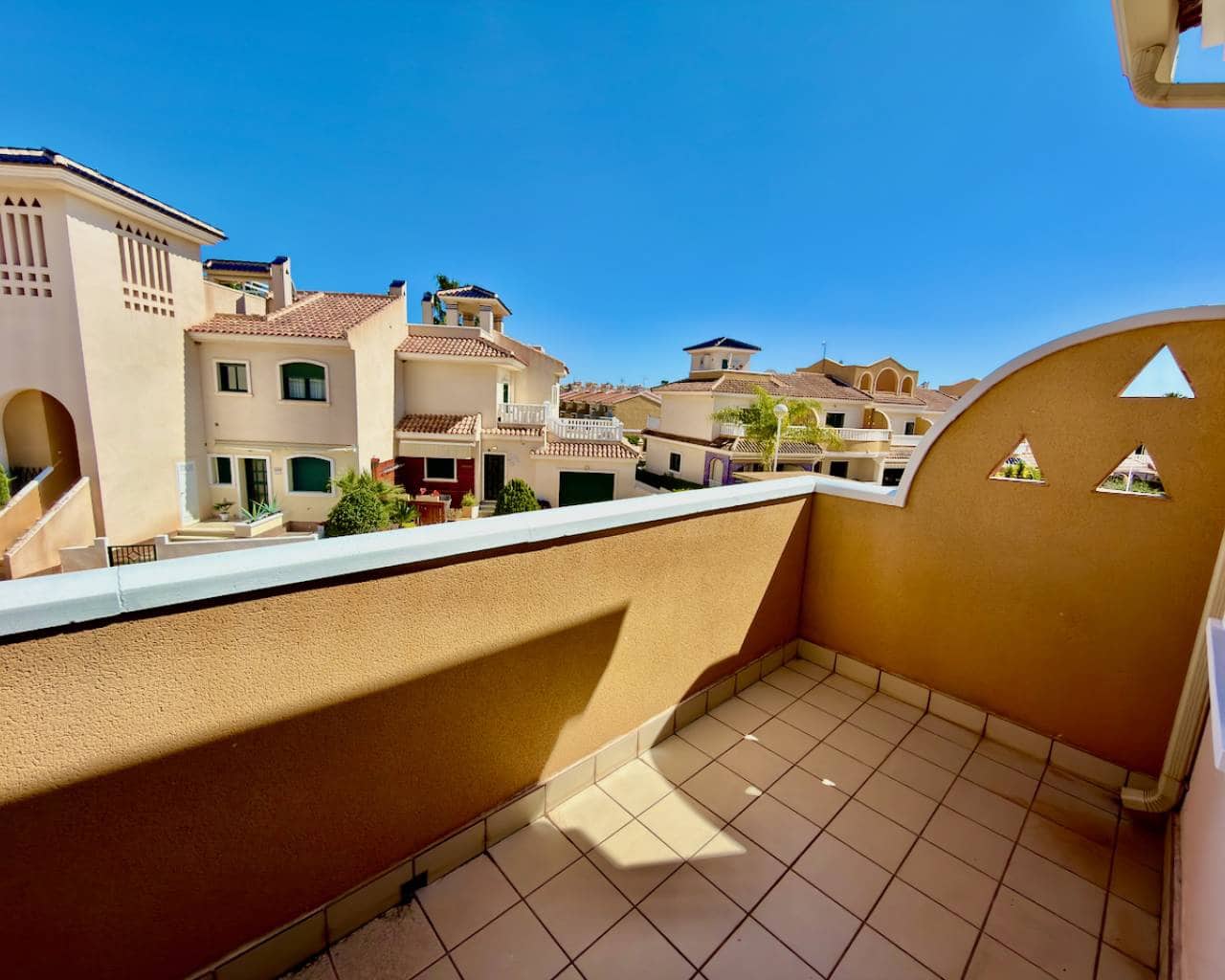 3 bedroom Townhouse for sale in Dona Pepa with pool - € 340,000 (Ref: 9846812)