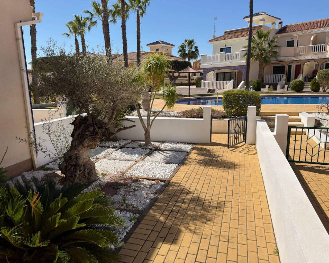 3 bedroom Townhouse for sale in Dona Pepa with pool - € 340,000 (Ref: 9846812)