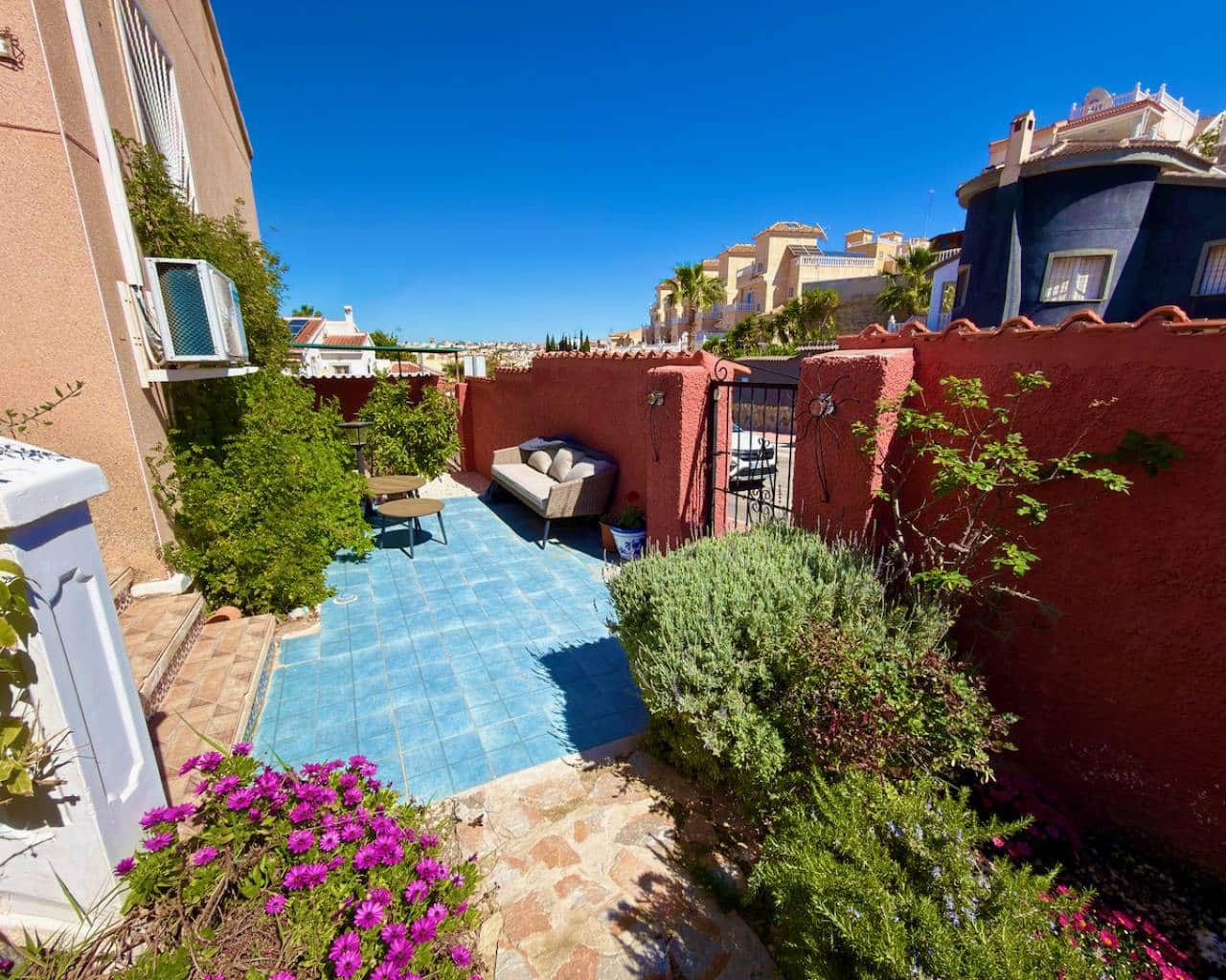 2 bedroom Villa for sale in Ciudad Quesada with pool garage - € 235,000 (Ref: 9846814)