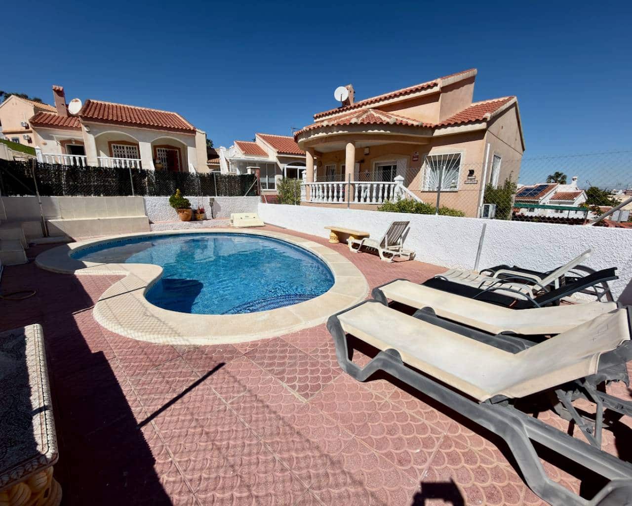 2 bedroom Villa for sale in Ciudad Quesada with pool garage - € 235,000 (Ref: 9846814)