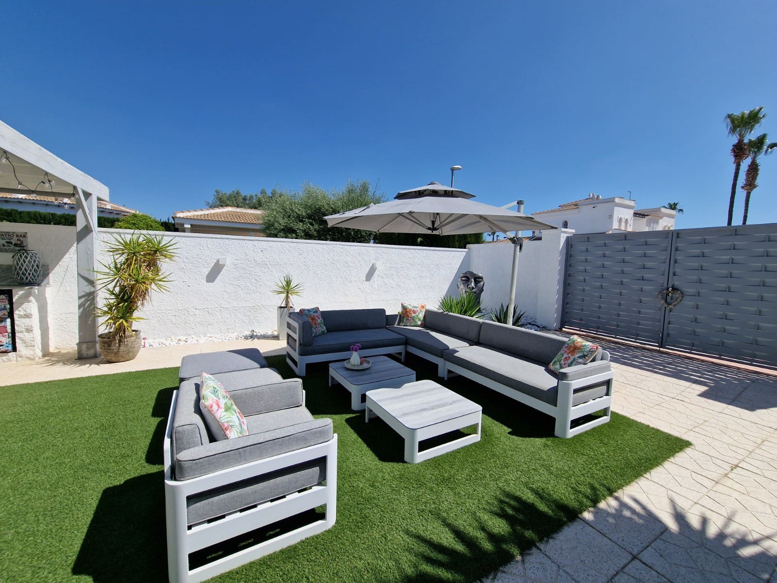 3 soveværelse Villa til salg i Pueblo Bravo med swimmingpool garage - € 440.000 (Ref: 9847703)